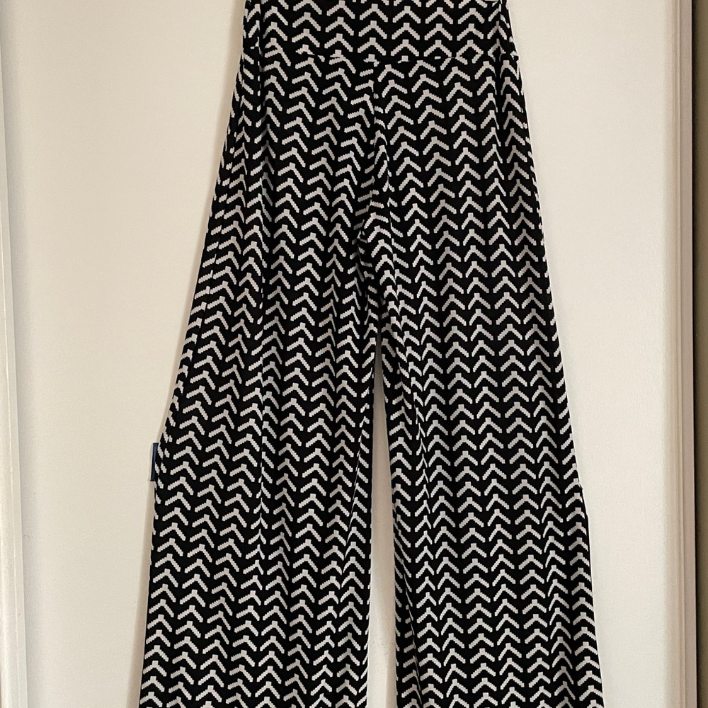 Pull on poly printed pallatzo pant.  Wide leg     33” inseam